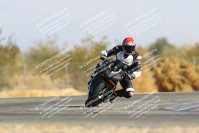 media/Jan-14-2024-SoCal Trackdays (Sun) [[2e55ec21a6]]/Turn 2 (1025am)/